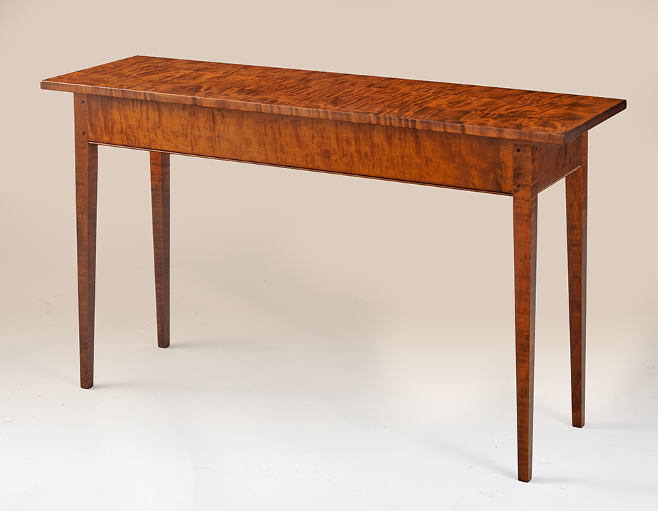 Timeless Elegance： Shaker Hall Table for Entryways and More