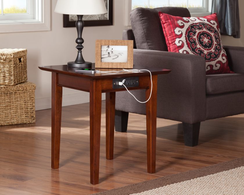 Shaker Style End Table： Classic Design & Functional Elegance for Any Room