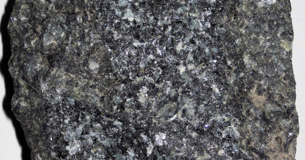 Exploring Gabbro Formation: How Slow-Cooled Magma Creates This Rock