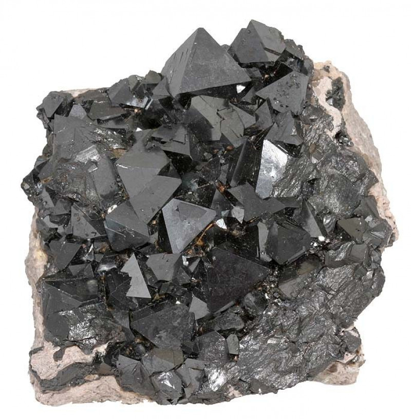 Magnetic Minerals Explained： Is Magnetite the Strongest？