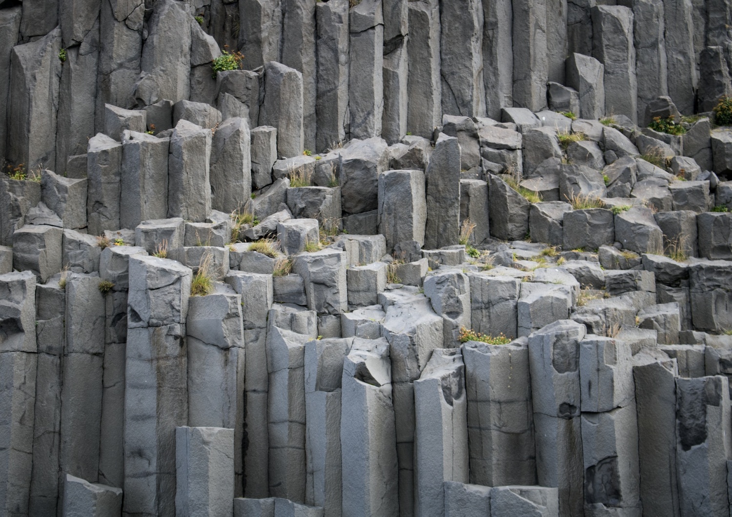 Uncovering the Origins and Benefits of Basalt Stone (Pedra Basalto)