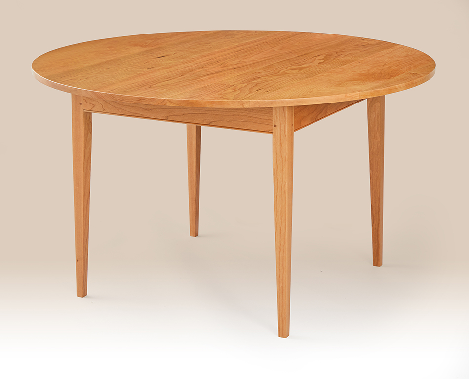 Handcrafted Shaker Round Table – Perfect Blend of Style and Functionality